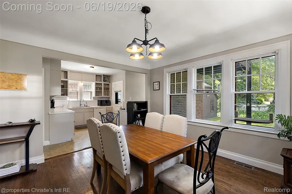 1251 Bishop Road Grosse Pointe Park City MI 48230
