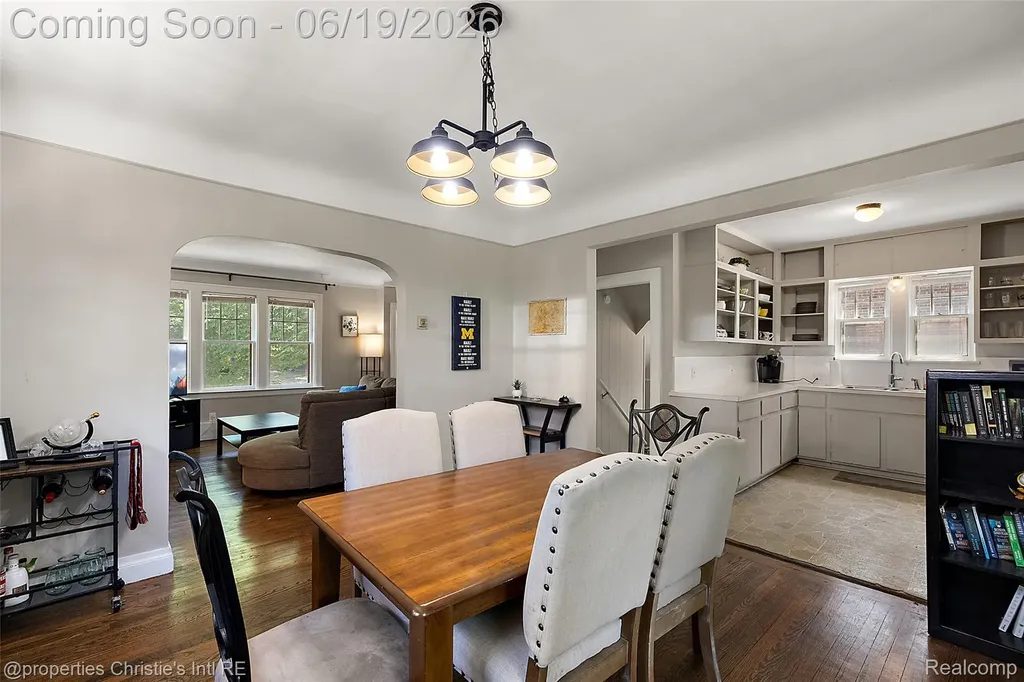 1251 Bishop Road Grosse Pointe Park City MI 48230