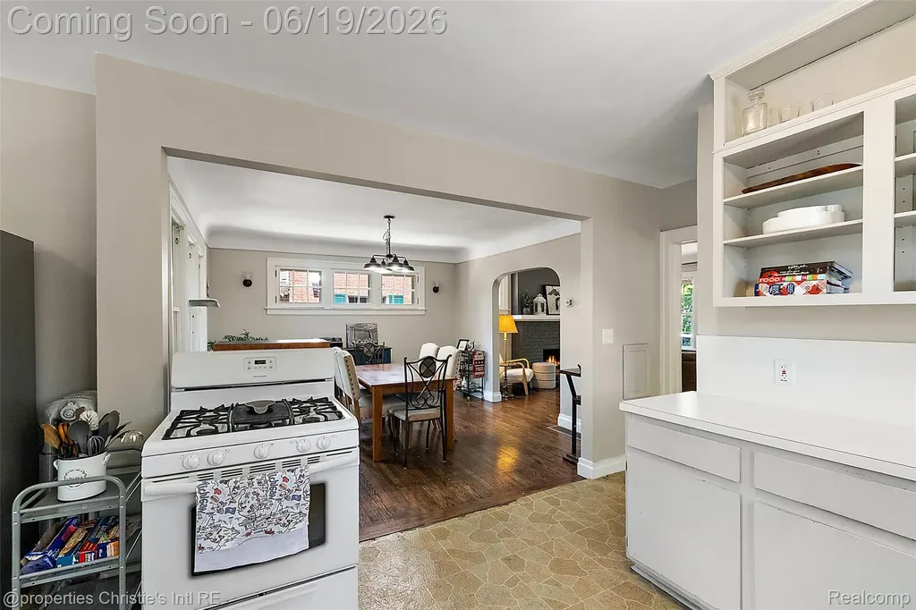 1251 Bishop Road Grosse Pointe Park City MI 48230