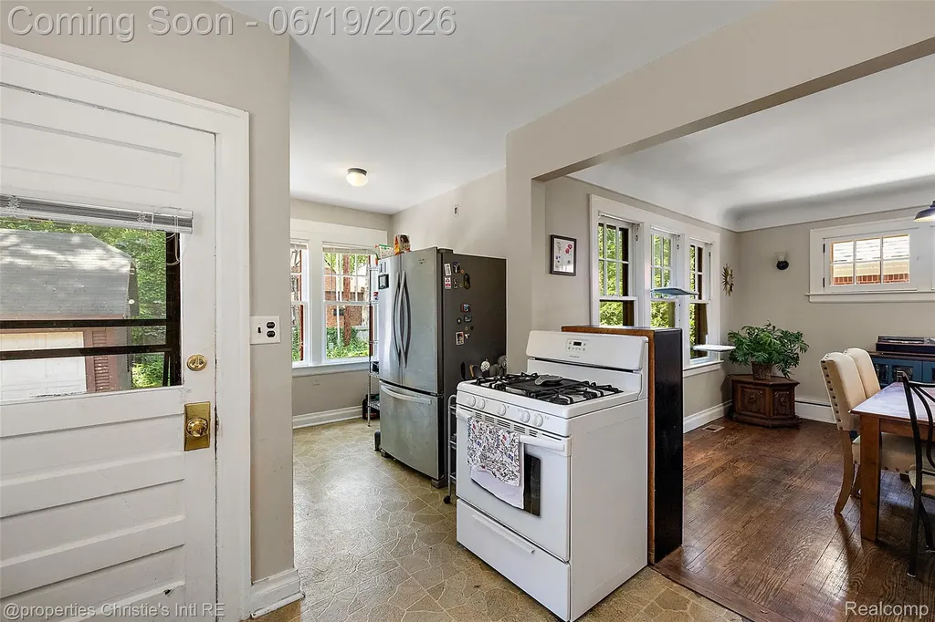 1251 Bishop Road Grosse Pointe Park City MI 48230