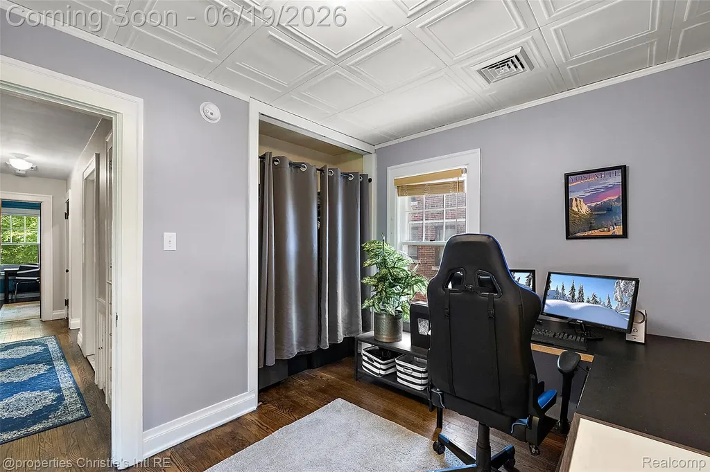 1251 Bishop Road Grosse Pointe Park City MI 48230