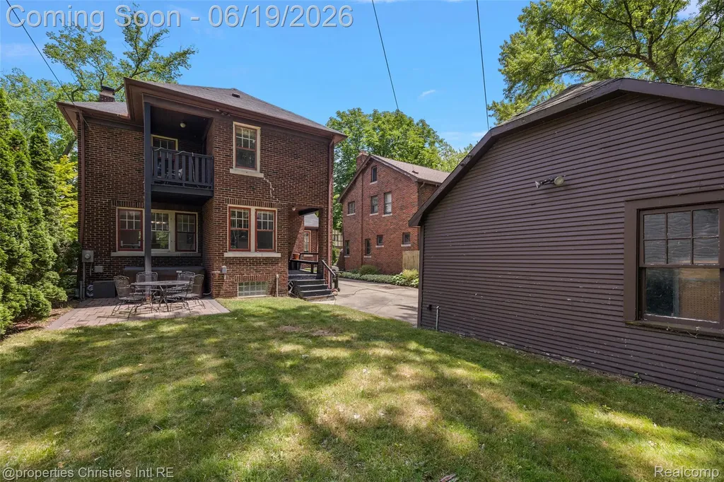 1251 Bishop Road Grosse Pointe Park City MI 48230