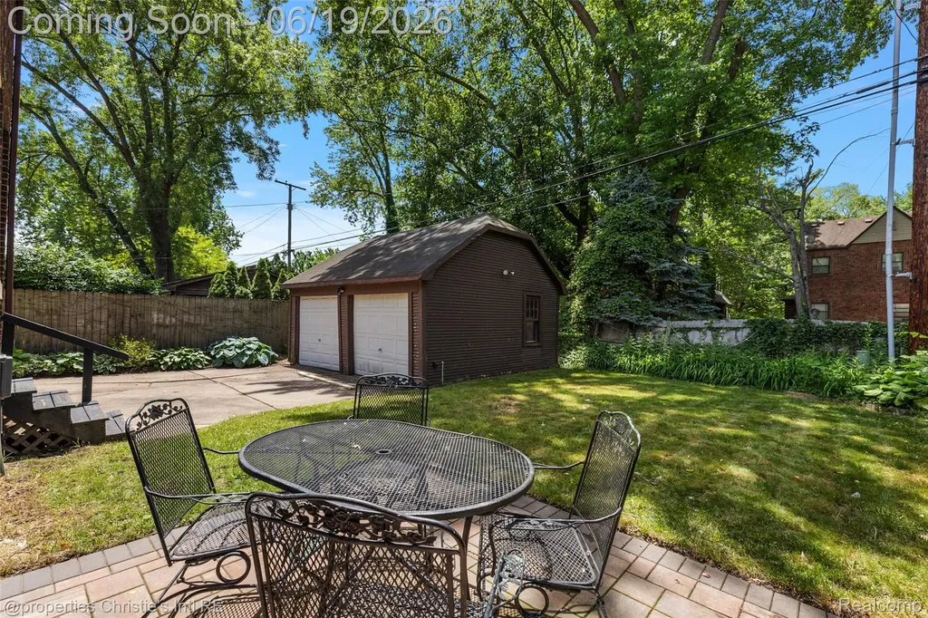 1251 Bishop Road Grosse Pointe Park City MI 48230