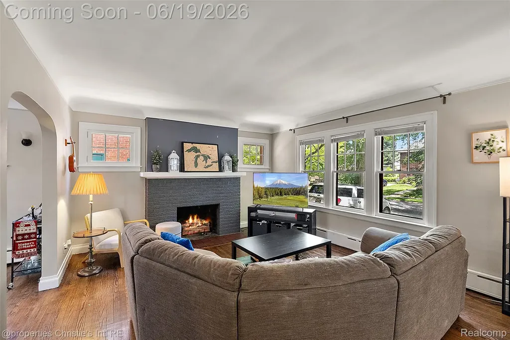 1251 Bishop Road Grosse Pointe Park City MI 48230