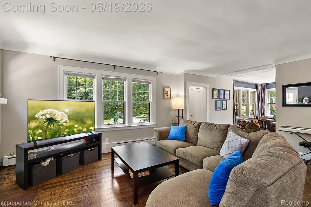 1251 Bishop Road Grosse Pointe Park City MI 48230