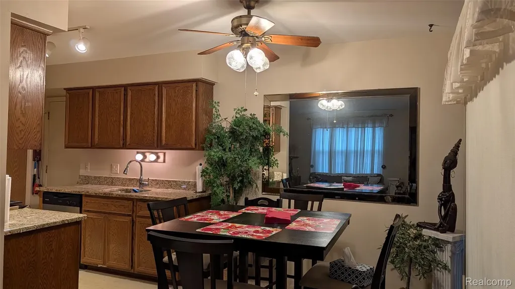 15824 Charleston Drive Clinton Charter Township MI 48038