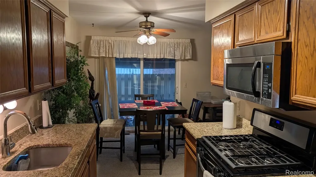 15824 Charleston Drive Clinton Charter Township MI 48038
