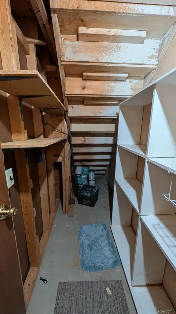 15824 Charleston Drive Clinton Charter Township MI 48038