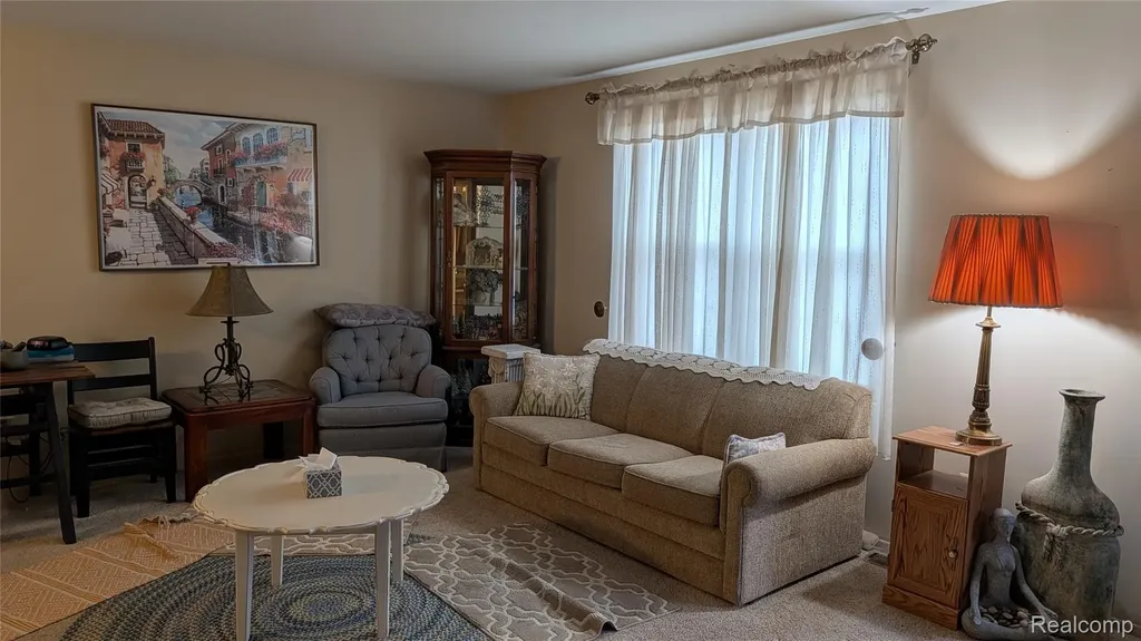 15824 Charleston Drive Clinton Charter Township MI 48038