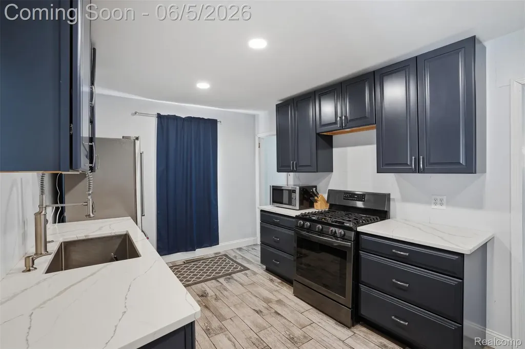 7085 Colony Drive West Bloomfield Charter Township MI 48323