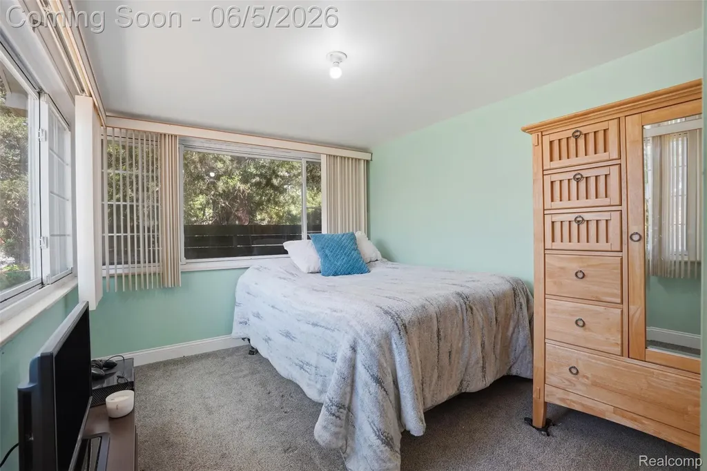 7085 Colony Drive West Bloomfield Charter Township MI 48323