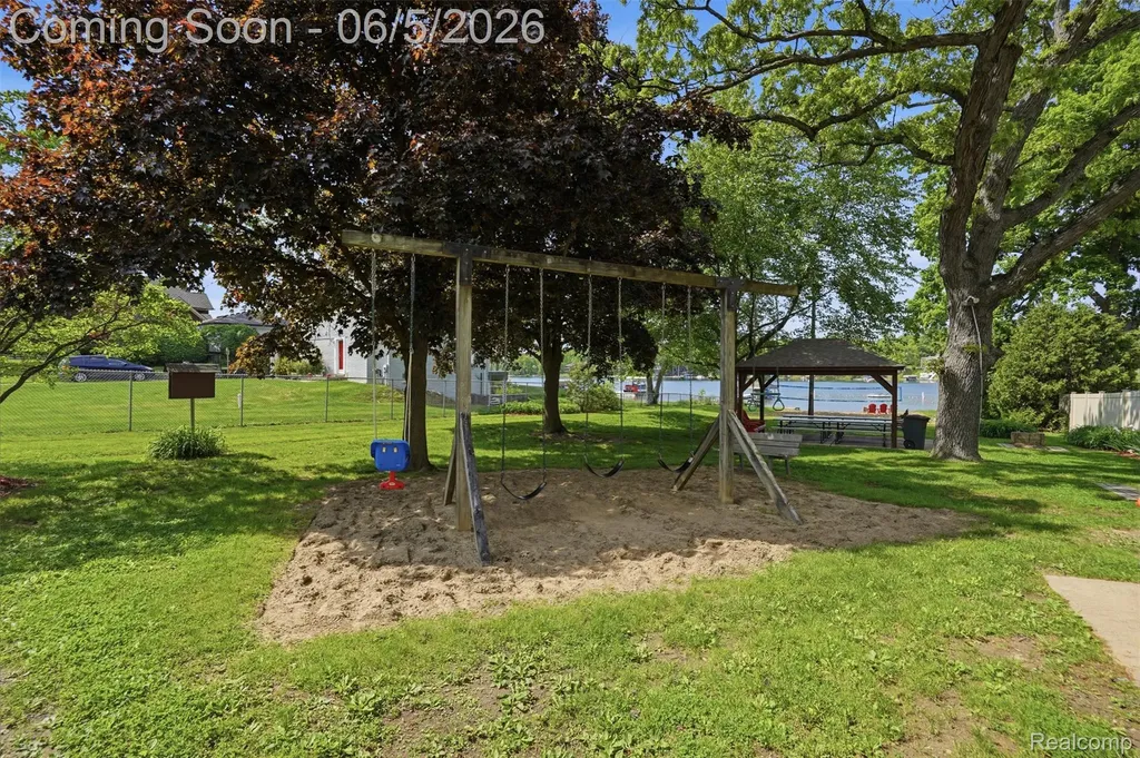 7085 Colony Drive West Bloomfield Charter Township MI 48323