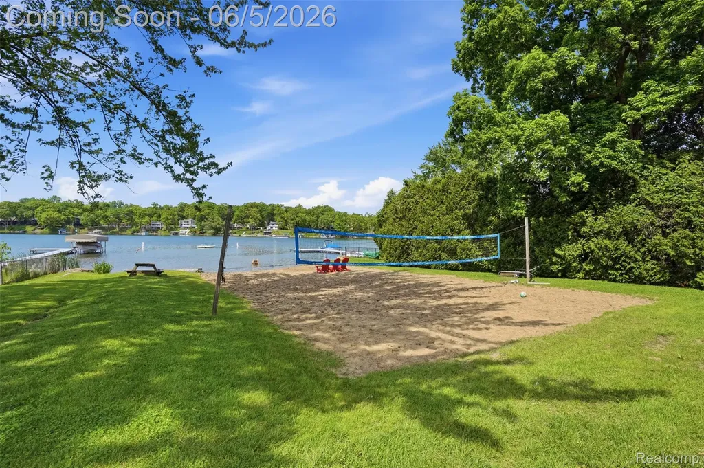 7085 Colony Drive West Bloomfield Charter Township MI 48323