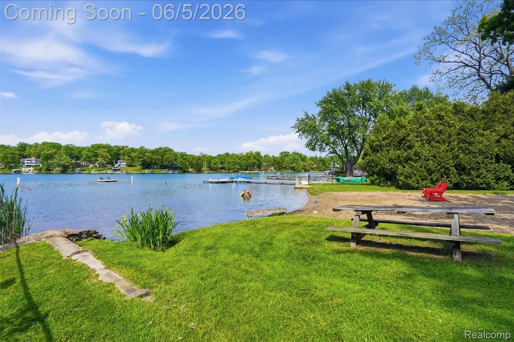 7085 Colony Drive West Bloomfield Charter Township MI 48323