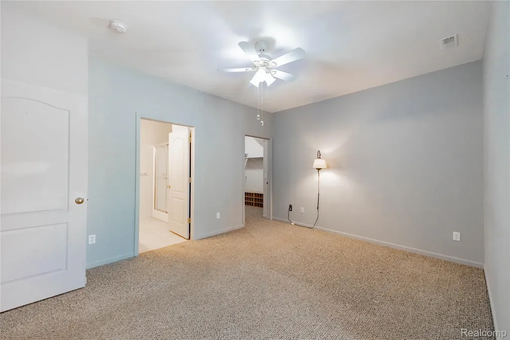 23030 Williamsburg Circle Woodhaven City MI 48183