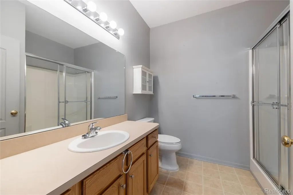 23030 Williamsburg Circle Woodhaven City MI 48183