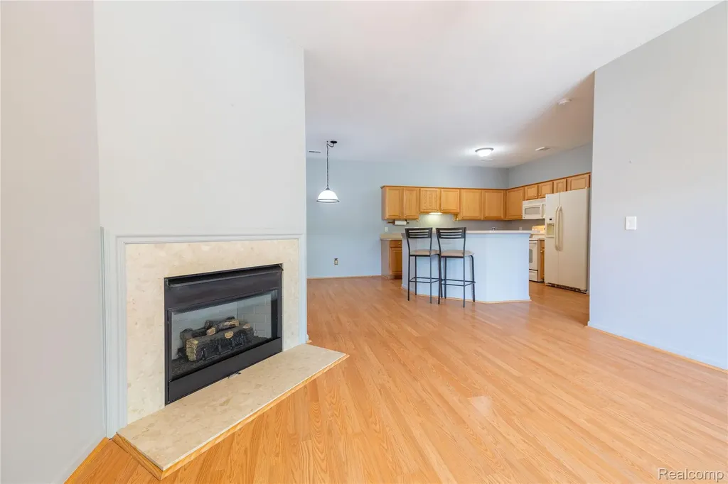 23030 Williamsburg Circle Woodhaven City MI 48183