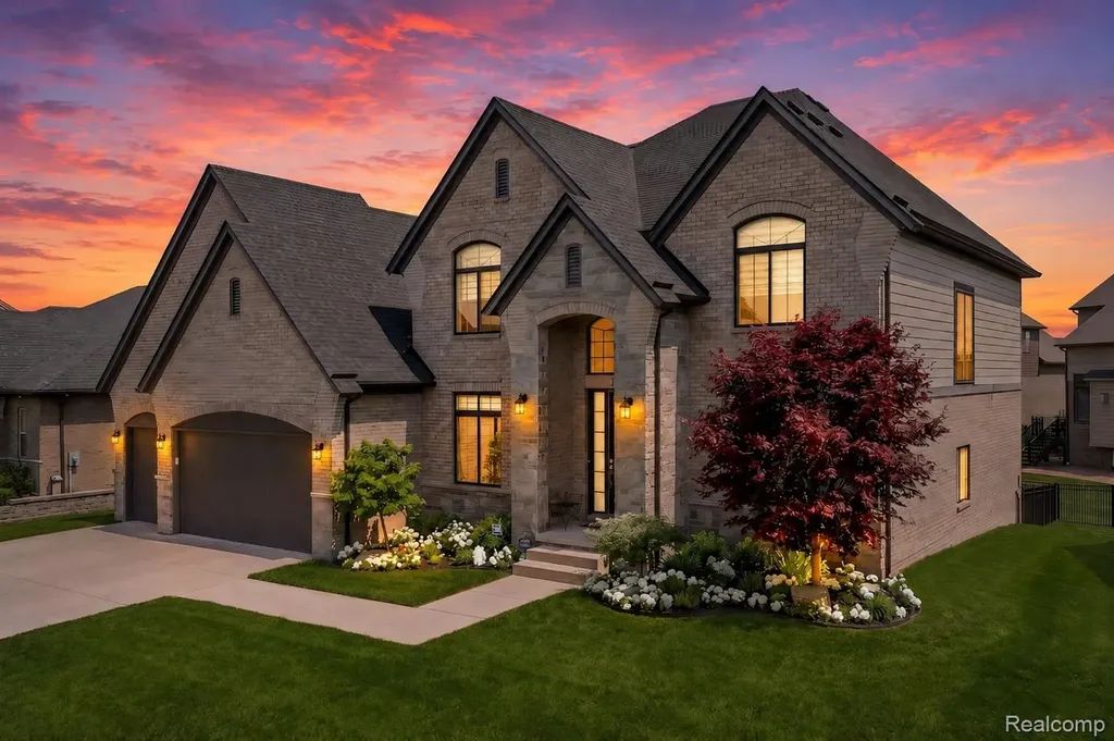 21924 E Majestic Drive Macomb Township MI 48044