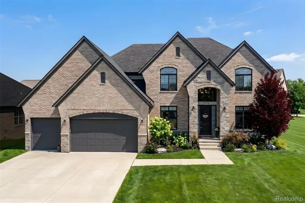 21924 E Majestic Drive Macomb Township MI 48044