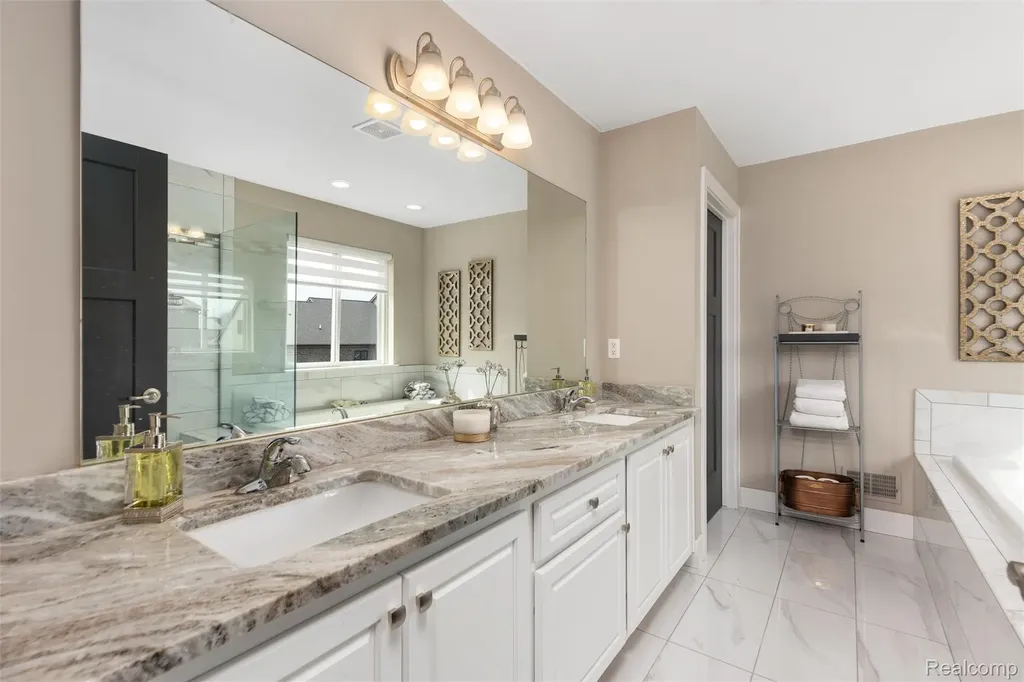 21924 E Majestic Drive Macomb Township MI 48044