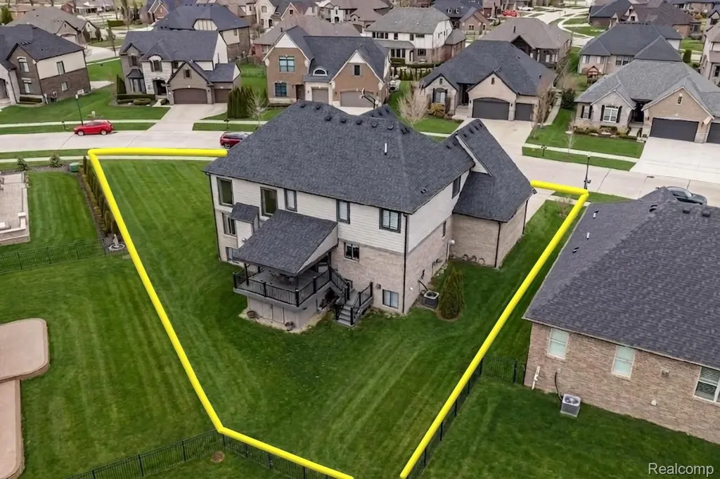 21924 E Majestic Drive Macomb Township MI 48044