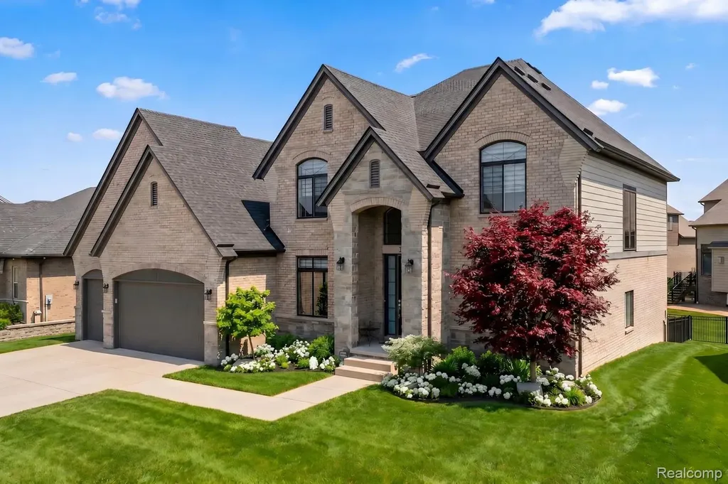 21924 E Majestic Drive Macomb Township MI 48044