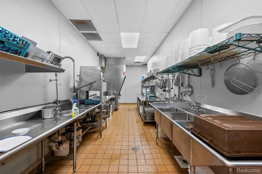 42922 Van Dyke Avenue Sterling Heights City MI 48314
