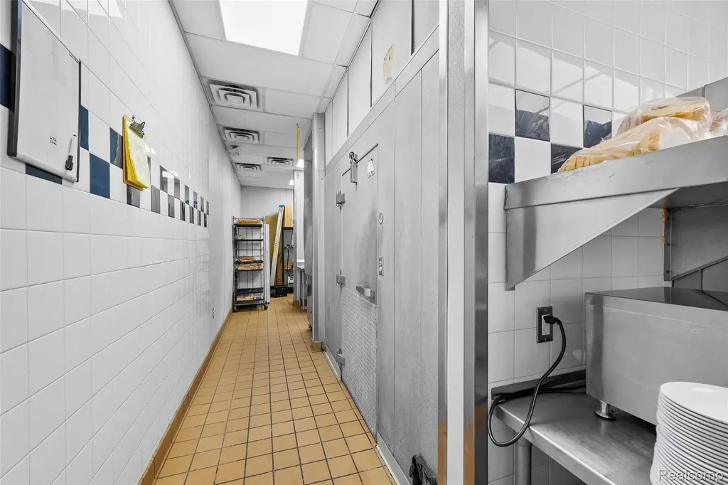 42922 Van Dyke Avenue Sterling Heights City MI 48314