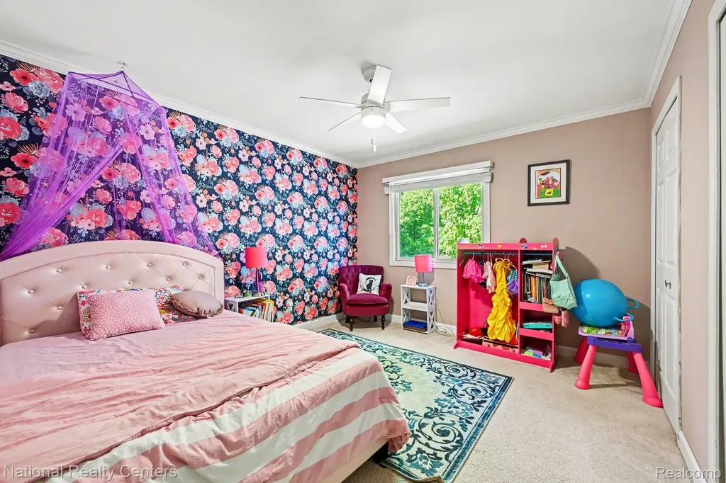 6515 Tamarack Drive Troy City MI 48098