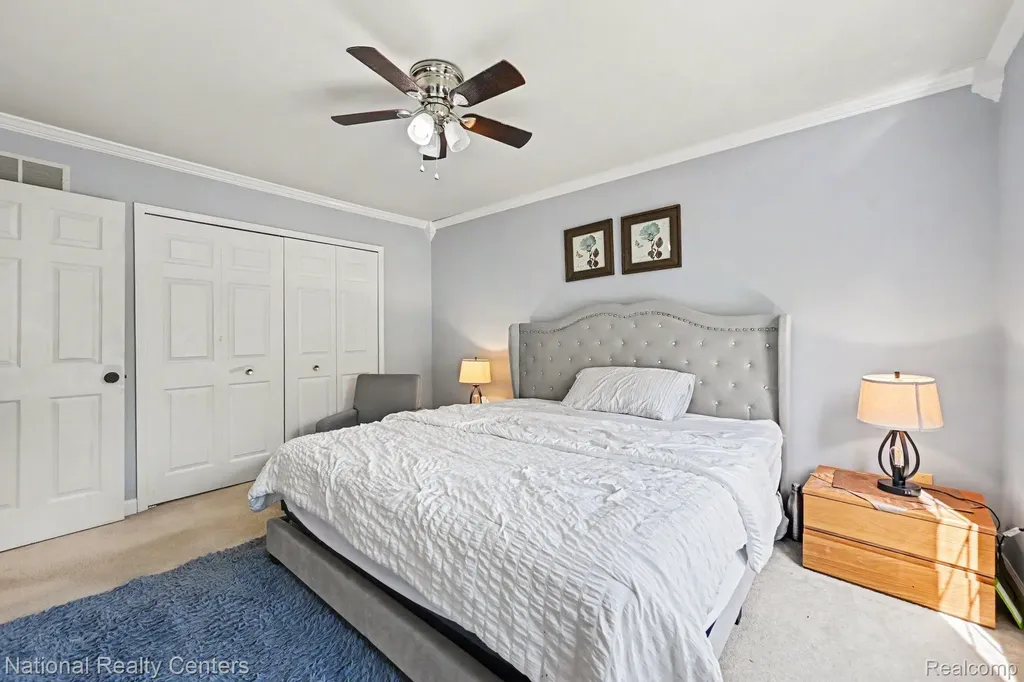 6515 Tamarack Drive Troy City MI 48098