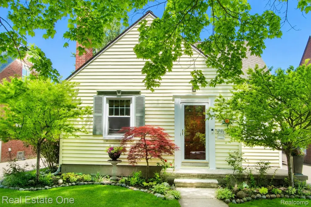 22108 Military Street Dearborn City MI 48124