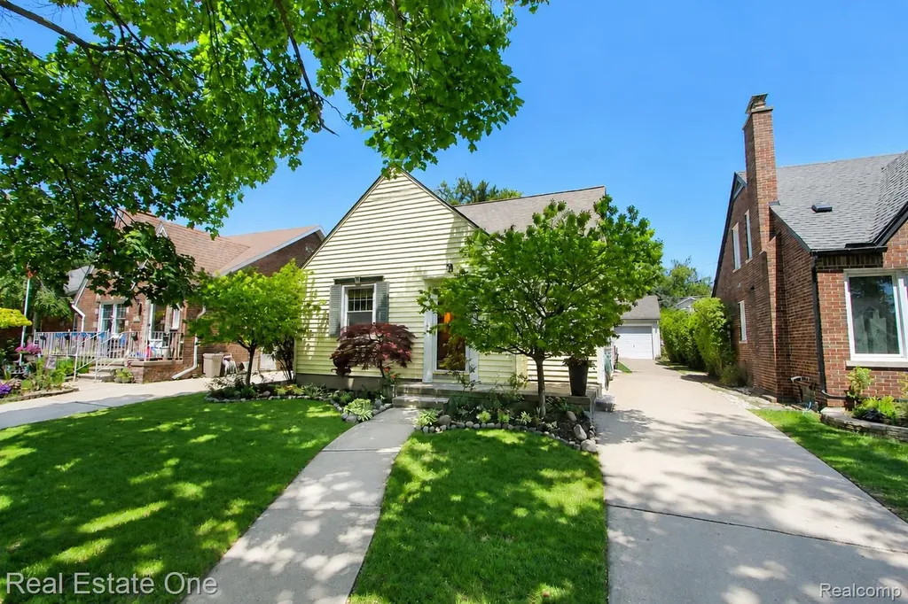 22108 Military Street Dearborn City MI 48124
