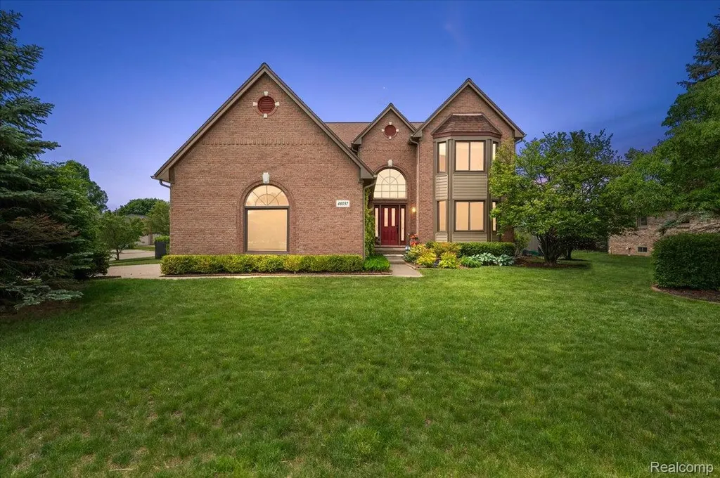 48037 Lafayette Drive Macomb Township MI 48044