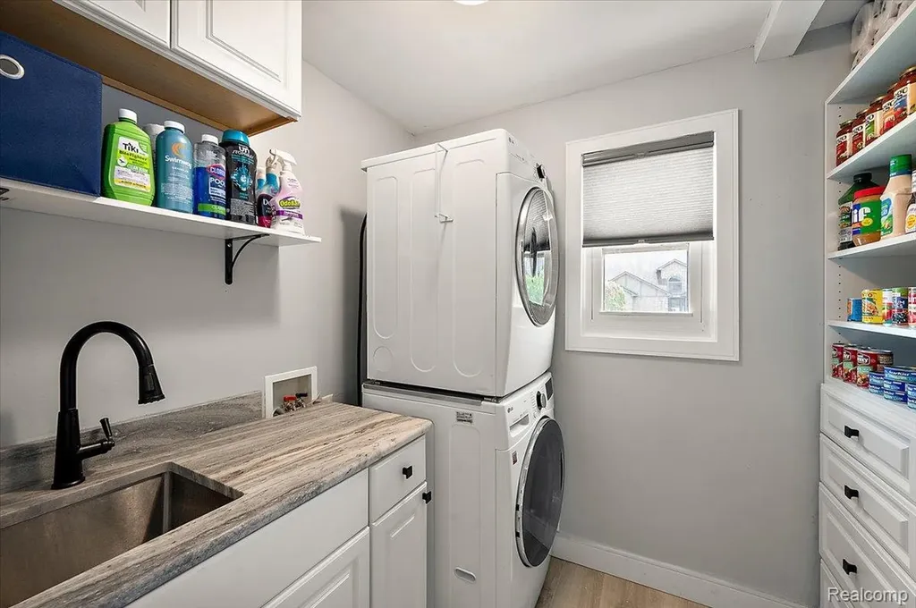 48037 Lafayette Drive Macomb Township MI 48044