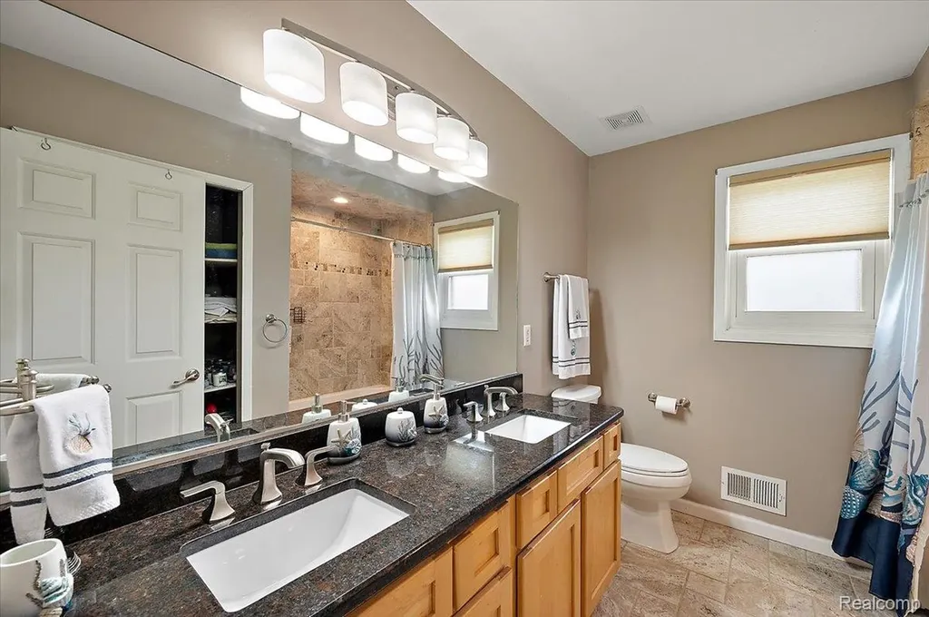 48037 Lafayette Drive Macomb Township MI 48044
