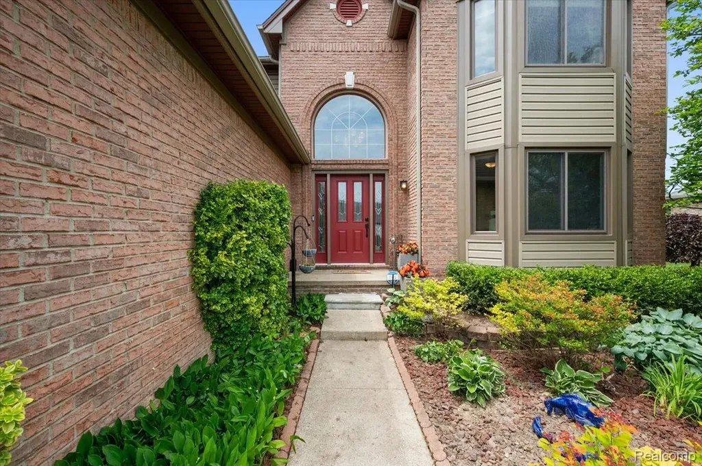 48037 Lafayette Drive Macomb Township MI 48044