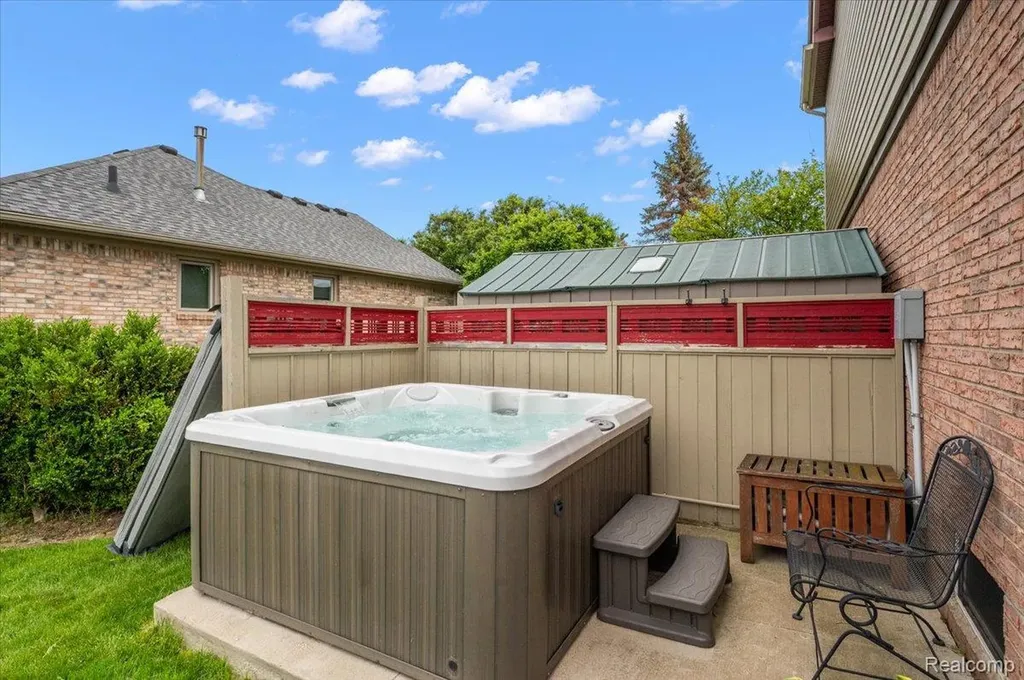 48037 Lafayette Drive Macomb Township MI 48044