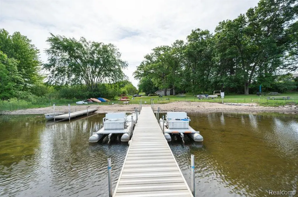 11830 Shenandoah Drive Green Oak Township MI 48178