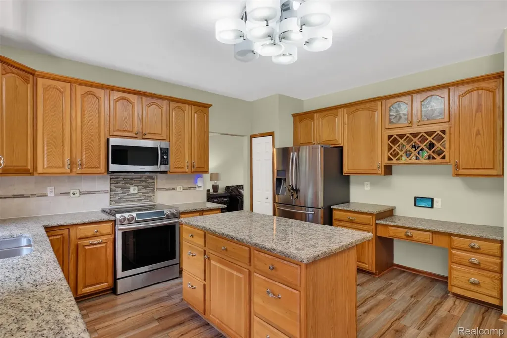 7340 Briargate Drive Canton Charter Township MI 48187