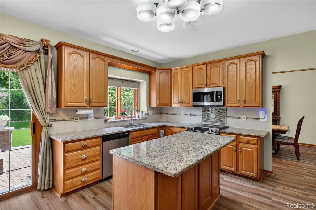 7340 Briargate Drive Canton Charter Township MI 48187
