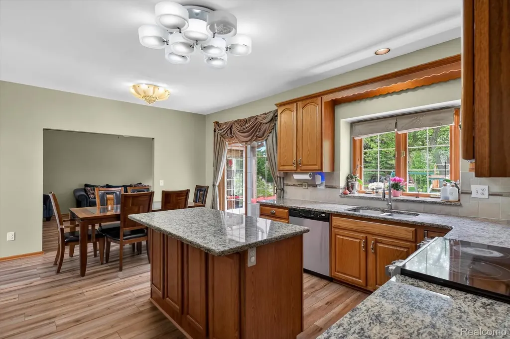 7340 Briargate Drive Canton Charter Township MI 48187