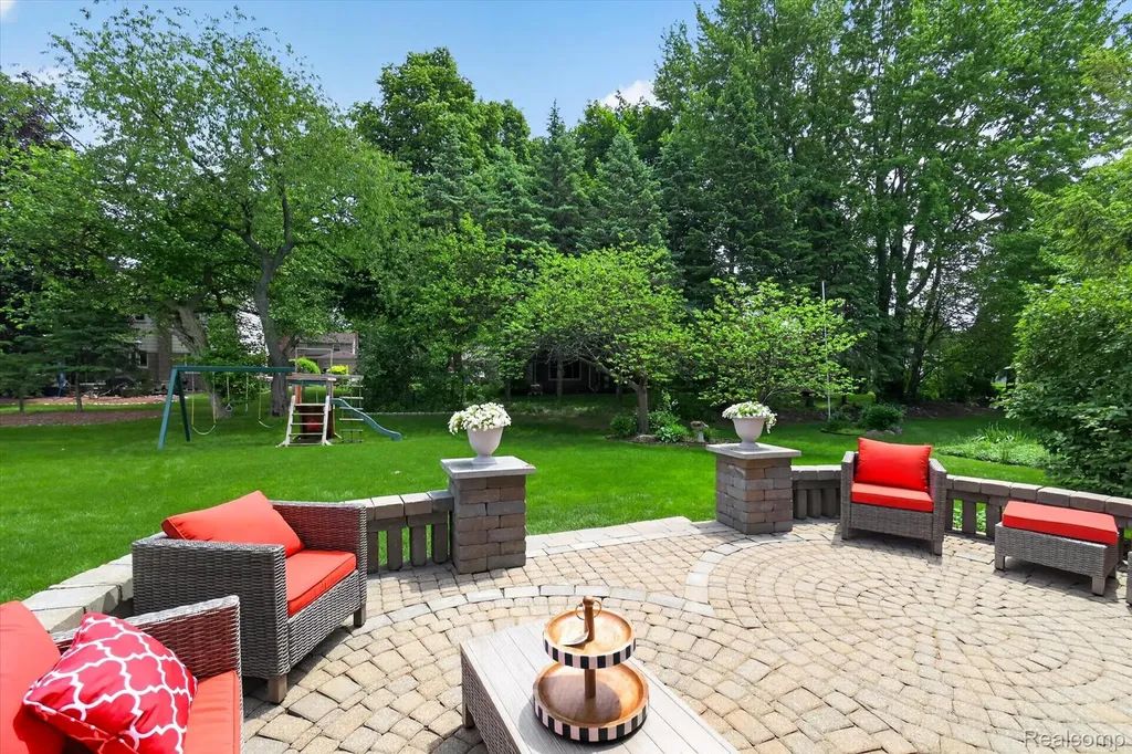 7340 Briargate Drive Canton Charter Township MI 48187