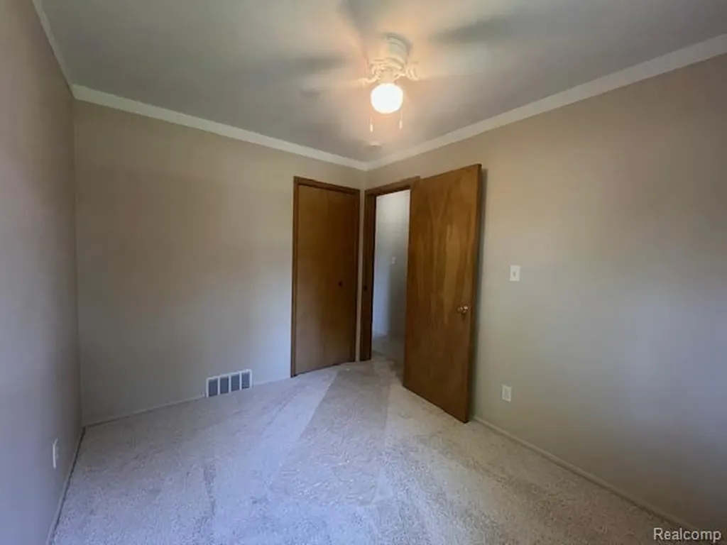 13051 Burgundy Avenue Warren City MI 48089