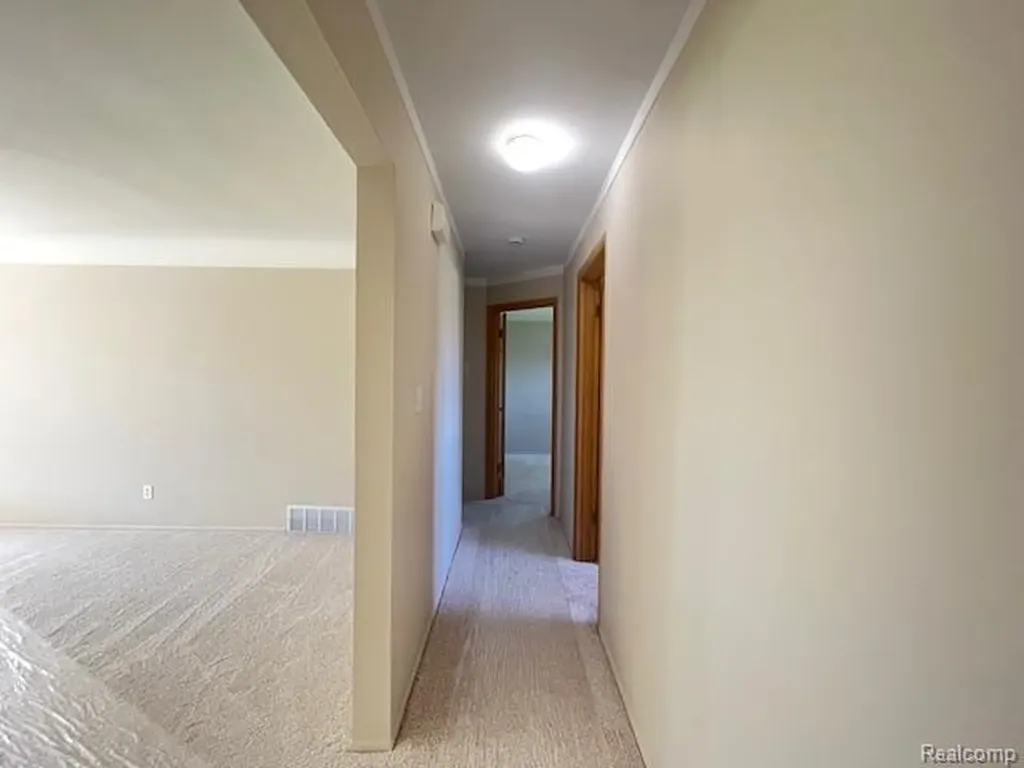 13051 Burgundy Avenue Warren City MI 48089