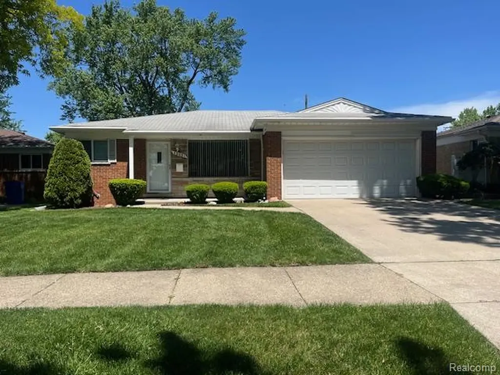 13051 Burgundy Avenue Warren City MI 48089