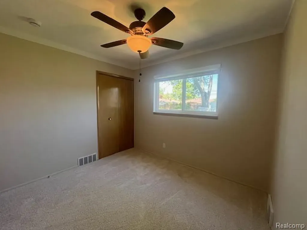 13051 Burgundy Avenue Warren City MI 48089
