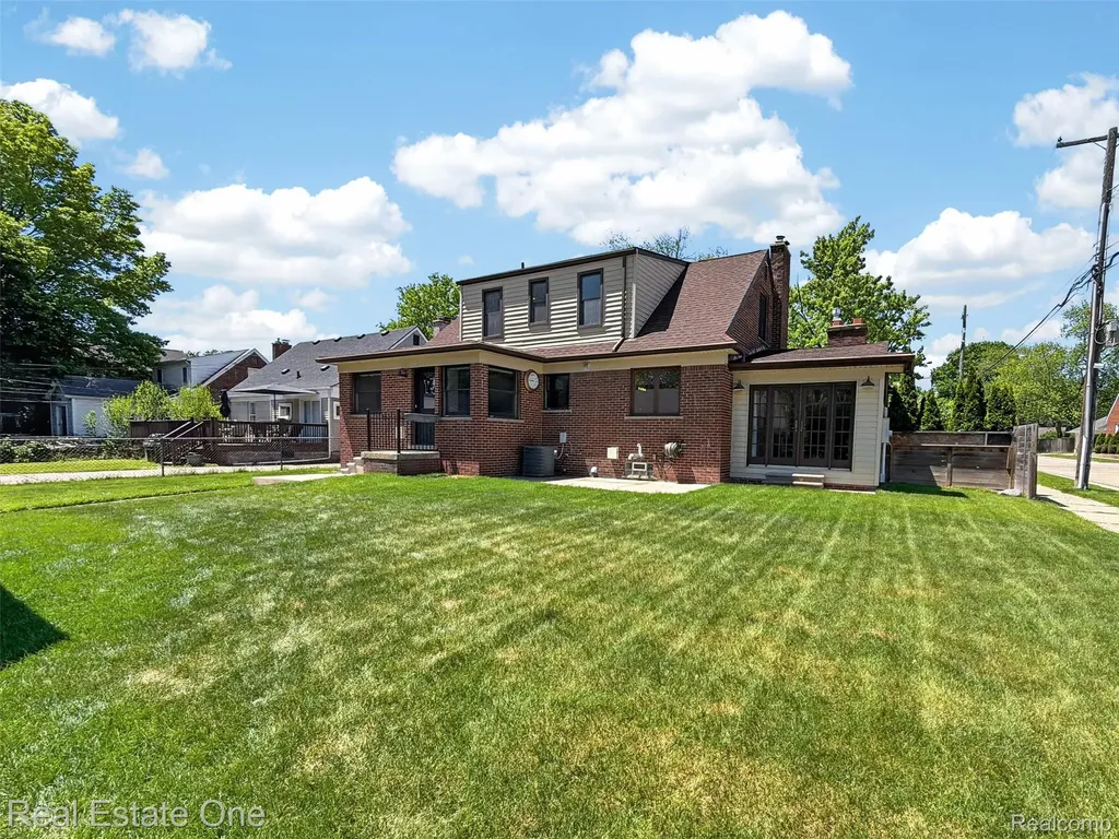 2822 Benjamin Avenue Royal Oak City MI 48073