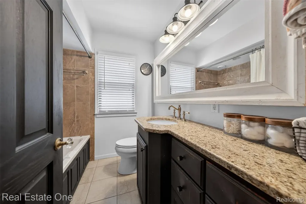 2822 Benjamin Avenue Royal Oak City MI 48073