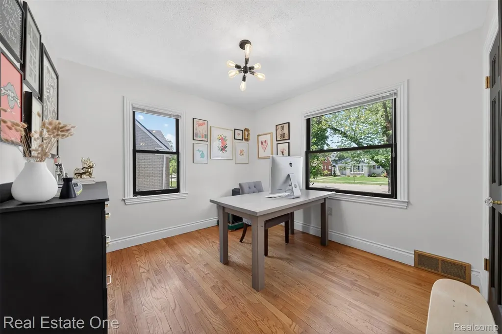 2822 Benjamin Avenue Royal Oak City MI 48073