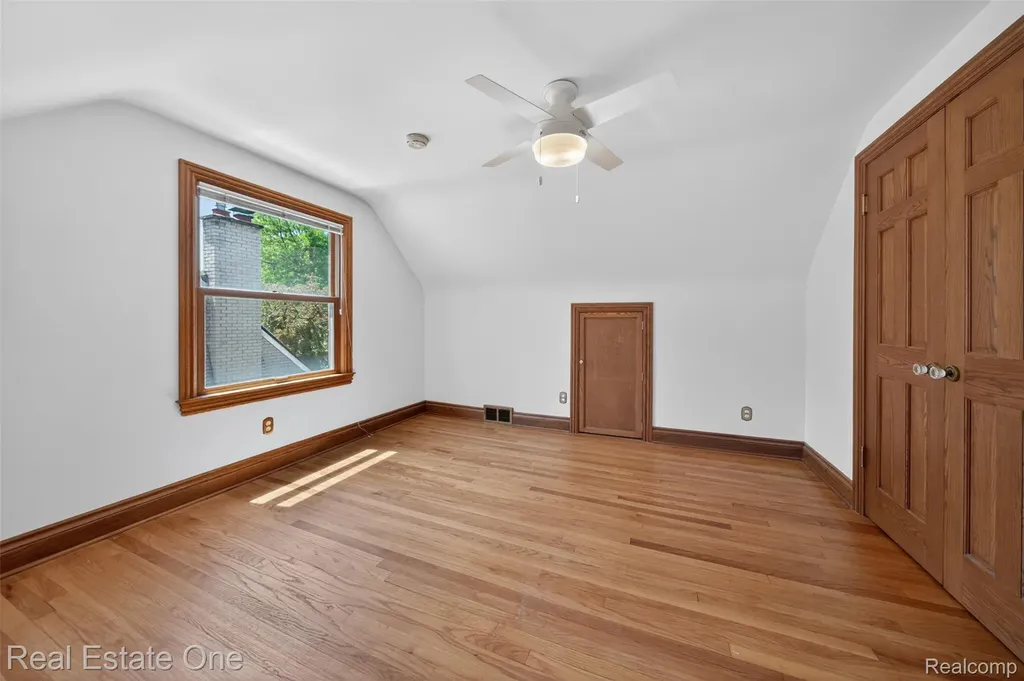 2822 Benjamin Avenue Royal Oak City MI 48073